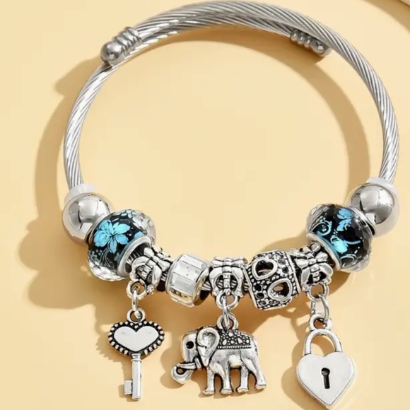 Charm Bracelet Elegant Silver Alloy Multi-element Accessories Pendant - Picture 2 of 7